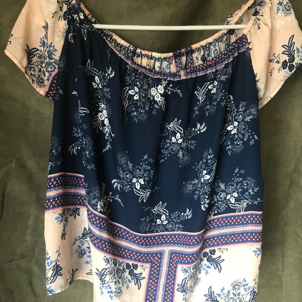 Patterned, Off-Shoulder Blouse - Picture 2 of 5